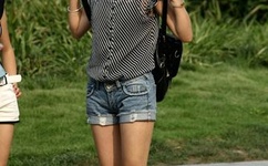 果冻传媒MV逃亡的兄妹